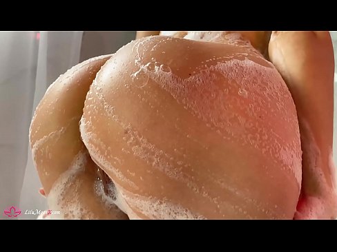 ❤️ Brunette pussy bibragailuarekin masturbatzen du dutxan orgasmo bizia lortzeko ❤️❌ Sexu bideoa %eu.pornoreino-com.ruan ️❤