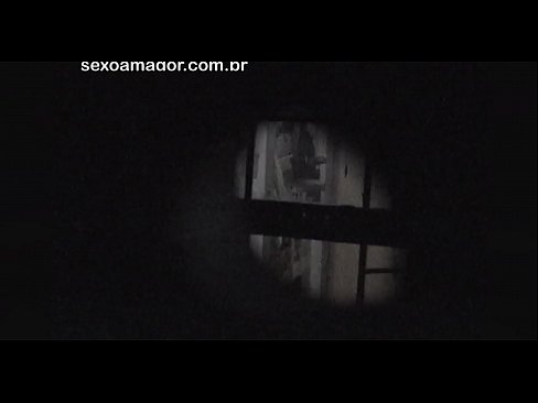❤️ Blondie ezkutuan grabatzen du auzoko voyeur batek adreilu hutsen atzean ezkutatuta ❤️❌ Sexu bideoa %eu.pornoreino-com.ruan ️❤